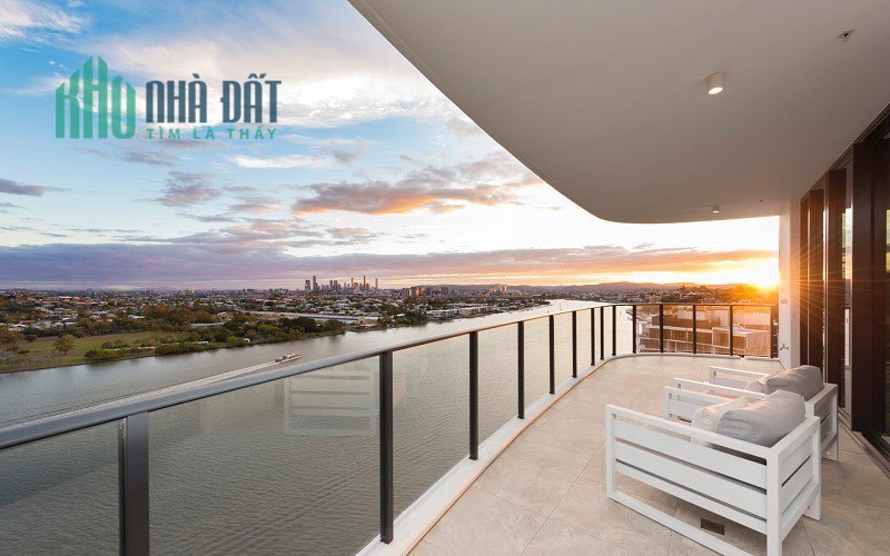 Bán Penhouse 90m quận Tây Hồ, View Hồ Tây, Giá 5.8 Tỷ. Nhận nhà ngay, Sổ đỏ sẵn