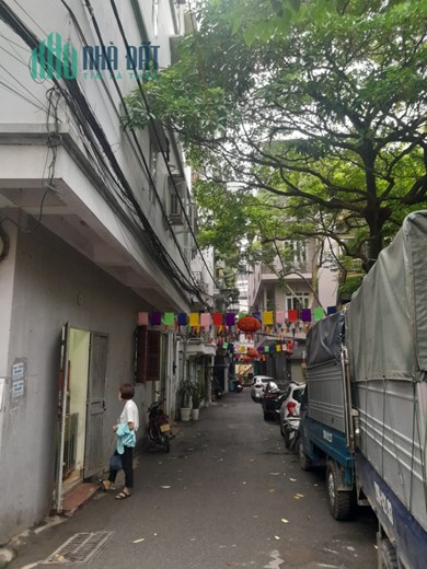 Bán nhà Hoàng Hoa Thám  Ba Đình 4 tỷ3  39m  3 tầng  gần Ô Tô, ngõ thông 2 thoáng.