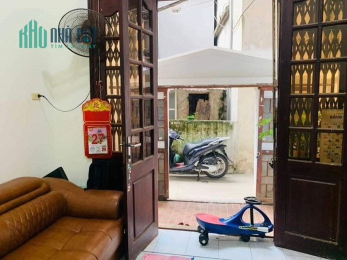 Bán nhà Hoàng Hoa Thám  Ba Đình 4 tỷ3  39m  3 tầng  gần Ô Tô, ngõ thông 2 thoáng.