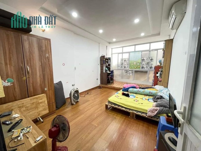 Xuân Thủy 33m- Nhà đẹp- gần phố- MT 3.6m- giá chào 3 tỷ 4