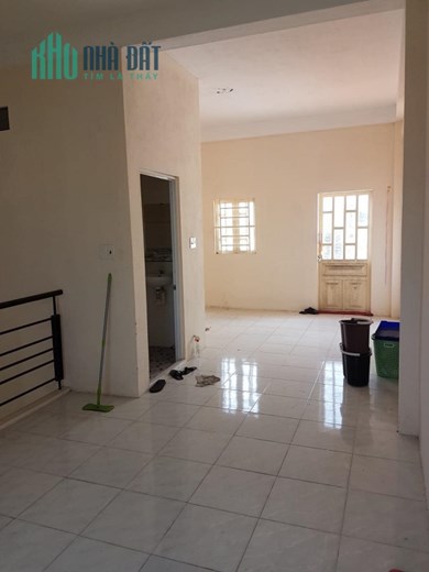 Bán nhà 2 lầu, HXH – DTĐ 150m2, nở hậu - Phú Hữu. Chỉ 6 tỷ 8 (TL)