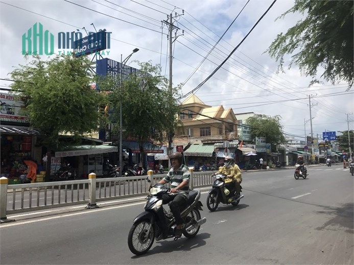 Cho thuê mặt tiền nhà kính đẹp cạnh chợ phường 11 đường 30/4 tpvt