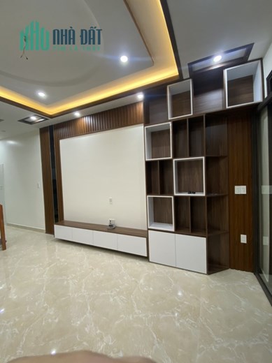 Bán nhà ngõ 213 Thiên Lôi, diện tích 48m 3 tầng độc lập, GIÁ 2.8 tỉ sân cổng riêng