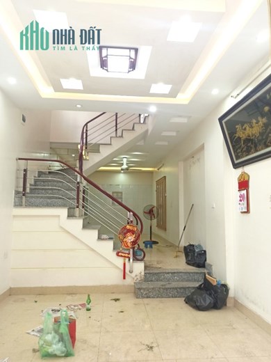Bán nhà gốc dân xây độc lập phố Văn Cao, diện tích 40m 4 tầng lô góc, GIÁ 2.6 tỉ