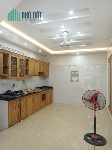 Bán nhà gốc dân xây độc lập phố Văn Cao, diện tích 40m 4 tầng lô góc, GIÁ 2.6 tỉ