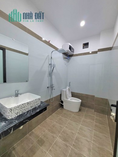 Bán nhà xây mới độc lập phố Thiên Lôi, 45m 4 tầng, sân cổng riêng, GIÁ 2.95 tỉ