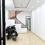 Chính chủ cần bán gấp tòa nhà căn hộ phố Nguyễn Khánh Toàn 90m2 x 5 t 17 ph giá 11.8 tỷ