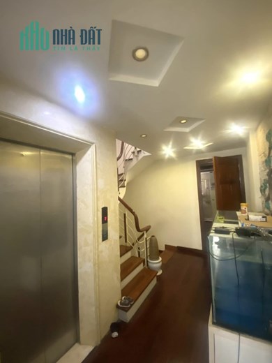 Tòa nhà Mặt phố vọng vỉa hè rộng - thang máy 7 Tầng 70m2 31.9 Tỷ