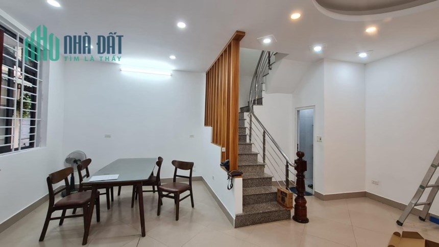 BÁN NHÀ PHỐ THỊNH QUANG 40M2 4 TẦNG MẶT TIỀN 5M  
NHỈNH 4 TỶ... HÀNG HIẾM - TRUNG TÂM QUẬN ĐỐNG ĐA