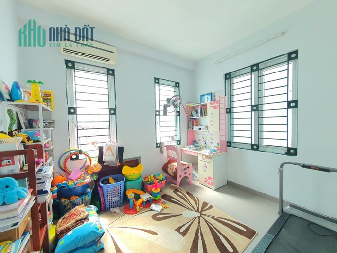 Bán gấp nhà Mỹ Đình, Nam Từ Liêm, ở ngay,  42m2, 4 tầng, mt 4m, chỉ 4.2 tỷ.
