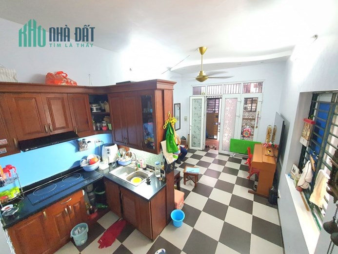 Bán gấp nhà Mỹ Đình, Nam Từ Liêm, ở ngay,  42m2, 4 tầng, mt 4m, chỉ 4.2 tỷ.