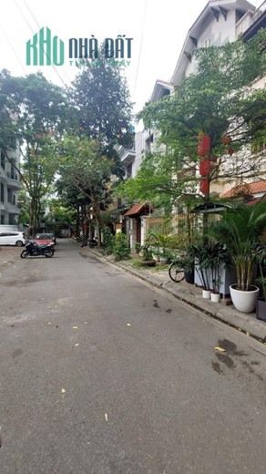 SIÊU VIP ! biệt thự vườn trung hòa nhân chính 140m 5t chỉ  47 tỷ.