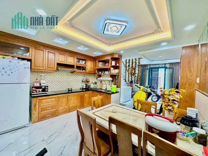 Bán Nhà Đường Thoại Ngọc Hầu, Tân Phú, Nhà Mới 4 Tầng, Hẻm Xe Hơi 6m Thông.