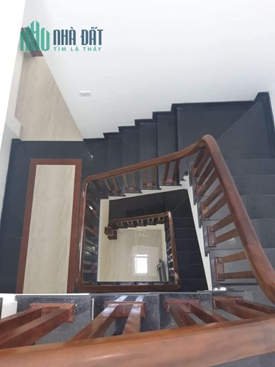 Bán căn nhà 52m2 phố Nghi Tàm, Tây Hồ Gara Ô tô tránh Vỉa hè Kinh doanh 7.4 Tỷ