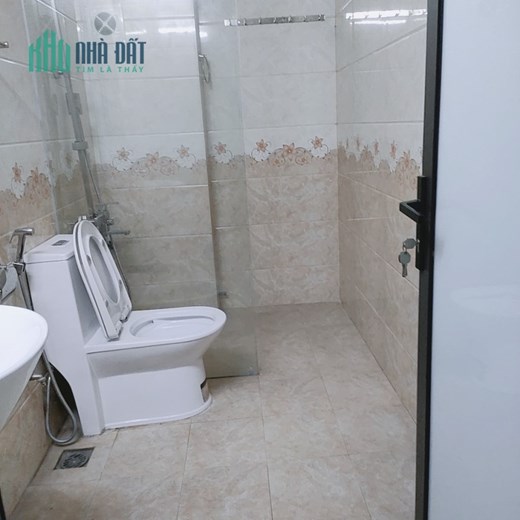 Bán ngôi nhà 52m2 phố Nghi Tàm, Tây Hồ Gara 2 Ô tô tránh 6 phòng ngủ Kinh doanh Sầm uất 7.3 Tỷ