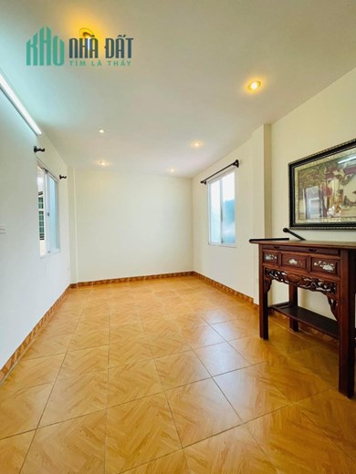 BÁN NHÀ TRUNG TÂM BÁCH KHOA - HAI BÀ TRƯNG - NHÀ ĐẸP - 3 THOÁNG - GẦN OTO - 40M NHỈNH 4 TỶ