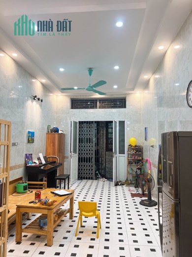 XUÂN THỦY 35M 3T 2 NGỦ GIÁ CHỈ 3 TỶ 490TR