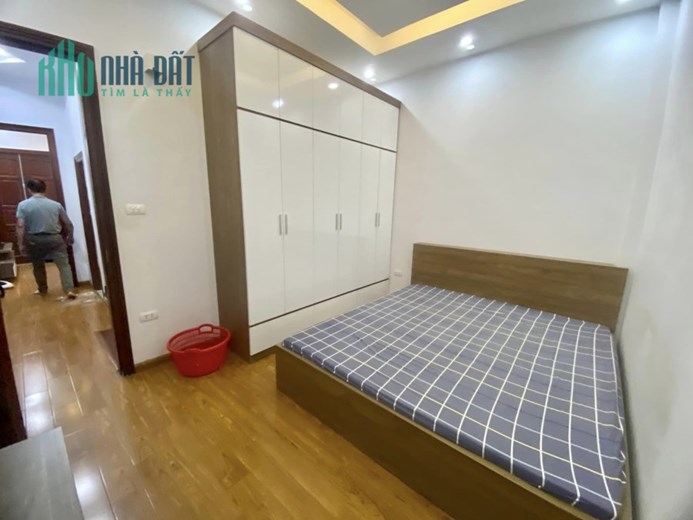 Tuyệt tác Chùa Láng! 2 thoáng, 30m ra oto, 50m ra phố, ở luôn, ngõ thoáng, 38m2*5T, 4.4 tỷ TL sâu