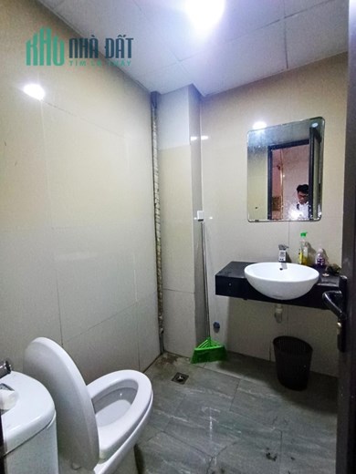 Cho thuê nhà nguyên căn, Trần Đại Nghĩa, mặt phố, 60m2, 8T, Thang máy, KD.