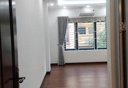 Bán nhà phân lô ngõ 9 ngõ phố Trần Quốc Hoàn dt 56 m2 x 6 t mới tinh ô tô vào nhà 15 ,5 tỷ