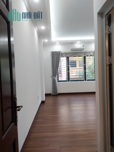 Bán nhà phân lô ngõ 9 ngõ phố Trần Quốc Hoàn dt 56 m2 x 6 t mới tinh ô tô vào nhà 15 ,5 tỷ