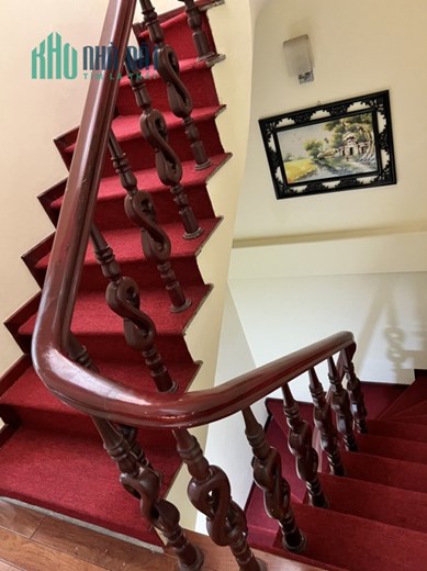 Bán nhà Láng Đống Đa 42m 5 tầng Lô Góc nhà đẹp ngõ thông gần ô tô chỉ 6 tỷ lh 0975124520