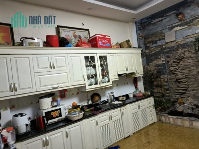 NHÀ 4 TẦNG PHỐ NGUYỄN VĂN CỪ - TẠ ĐÔNG TRUNG