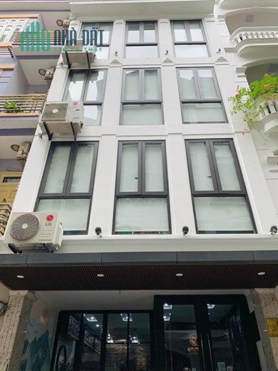 Bán Tòa Văn Phòng 9 Tầng Thang Máy Trung Tâm Quận Cầu Giấy ,Phân Lô Ô tô Tránh Vỉa Hè Rộng , Ngõ