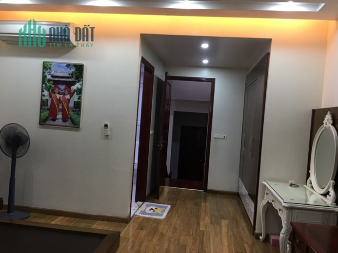 Bán toà nhà 7 tầng mp Vạn Phúc - quận Ba Đình- Hà Nội. Diện tích 80m2 .GIÁ 28 tỷ