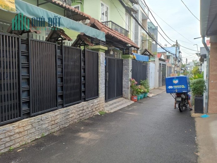 Nhà HXH 190m2, Tam Phú Thủ Đức, kiểu biệt thự, cách đường lớn 10m, giá 13,5 tỷ.