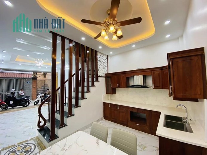 Nhà đẹp Đống Đa ô tô ngủ nhà, ngõ rộng thông Thái Hà kinh doanh tốt, 4 ngủ, nhỉnh 9 tỷ