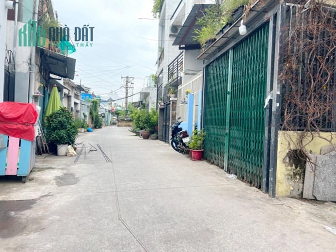 Nhà MT Bùi Minh Trực 2 tầng Phường 6 Quận 8 - giá 11 triệu/tháng