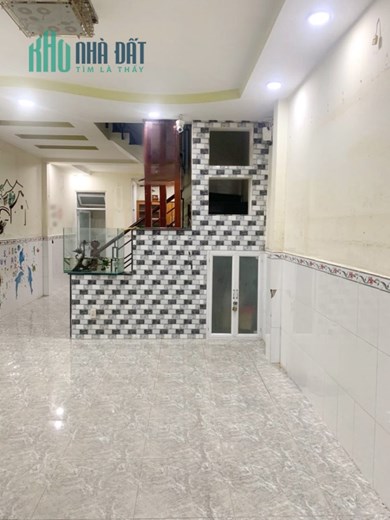 Nhà MT Bùi Minh Trực 2 tầng Phường 6 Quận 8 - giá 11 triệu/tháng