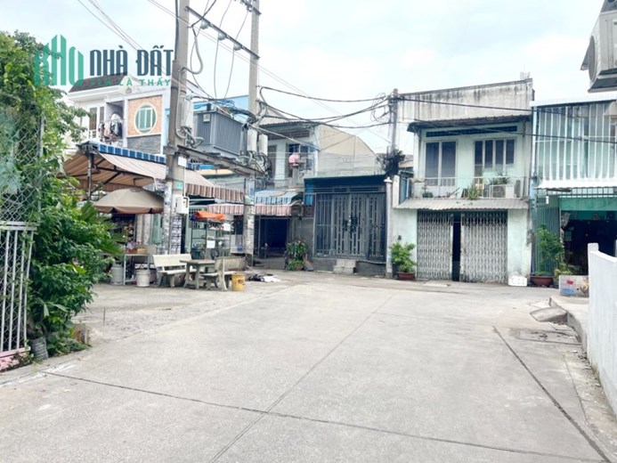 Nhà MT Bùi Minh Trực 2 tầng Phường 6 Quận 8 - giá 11 triệu/tháng