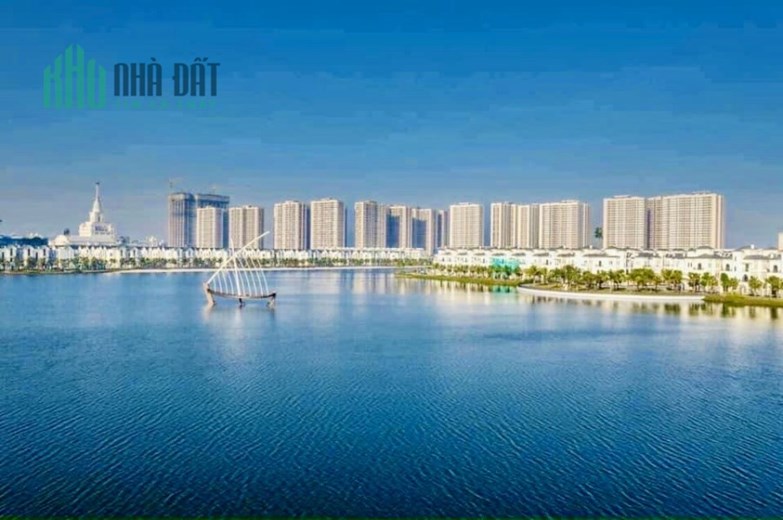 Bán gấp. Nhà biệt thự. Giá bán như Liền kề tại Vinhomes Gia Lâm