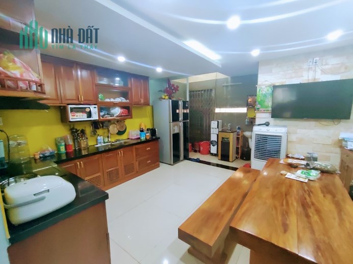 BÁN NHÀ 4 TẦNG. NGAY ĐẠI HỌC NGOẠI NGỮ. NHÀ QUAN CHỨC LỘC LÁ