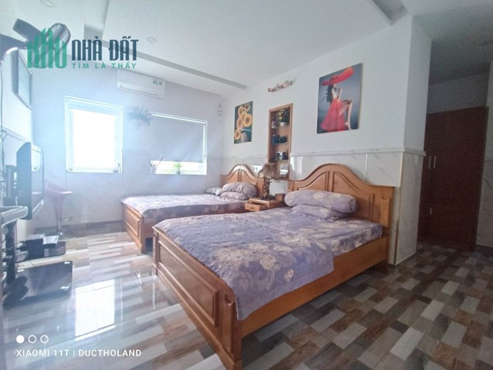 Đi Mỹ bán nhà đẹp 4 tầng, 6x31m, mặt tiền view sông Thạnh Lộc, Quận 12