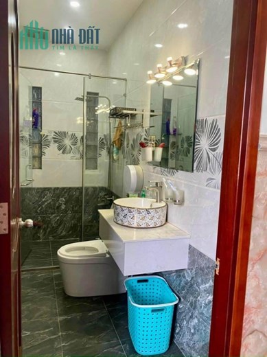 Đi Mỹ bán nhà đẹp 4 tầng, 6x31m, mặt tiền view sông Thạnh Lộc, Quận 12