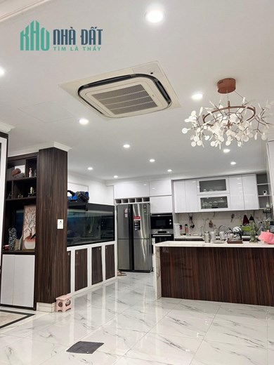 Nhà Hiếm Vỉa Hè Rộng Khủng Mặt Phố Vạn Phúc MT 5m giá 28.5. tỷ, 55m x 5 tầng, Sđcc