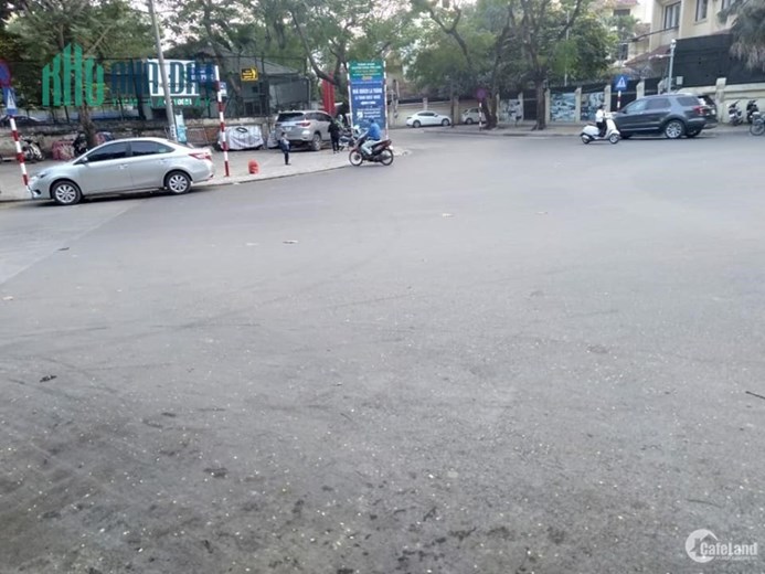 Nhà Hiếm Vỉa Hè Rộng Khủng Mặt Phố Vạn Phúc MT 5m giá 28.5. tỷ, 55m x 5 tầng, Sđcc