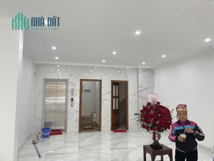 Bán nhà mặt phố Trần Đại Nghĩa, Hai Bà Trưng, vị trí cực đắc địa 100m, 6m mặt tiền,42.8 tỷ