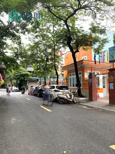 BÁN nhà mặt phố ẩm thực Ao Sen, Mộ Lao - 35m 3,5 tầng Mt 4,4m - ô tô tránh, vỉa hè trước cửa để xe