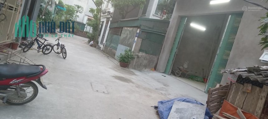 Cho thuê gấp mặt bằng kinh doanh /kho 125M2- 2 mặt tiền tại Thạch Bàn, Hà Nội.ngay chân cầu Vĩnh