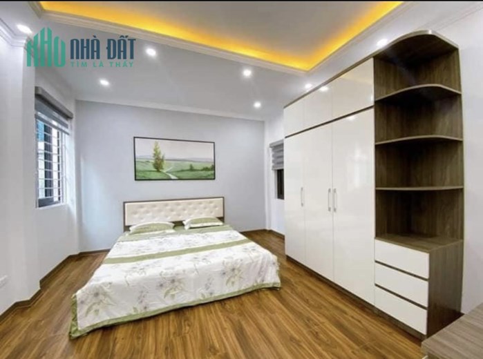 ĐÃ CỌC MUA NHÀ MỚI NÊN CẦN BÁN GẤP NHÀ NGỌC THUY NÊN GIÁ RẤT RẺ - LÔ GÓC, Ô TÔ SÂN RỘNG ĐỂ XE THOẢI