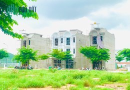 BÁN GẤP NHÀ NGAY NGÃ TƯ KHÁNH BÌNH -THÀNH PHỐ TÂN UYÊN- BÌNH DƯƠNG