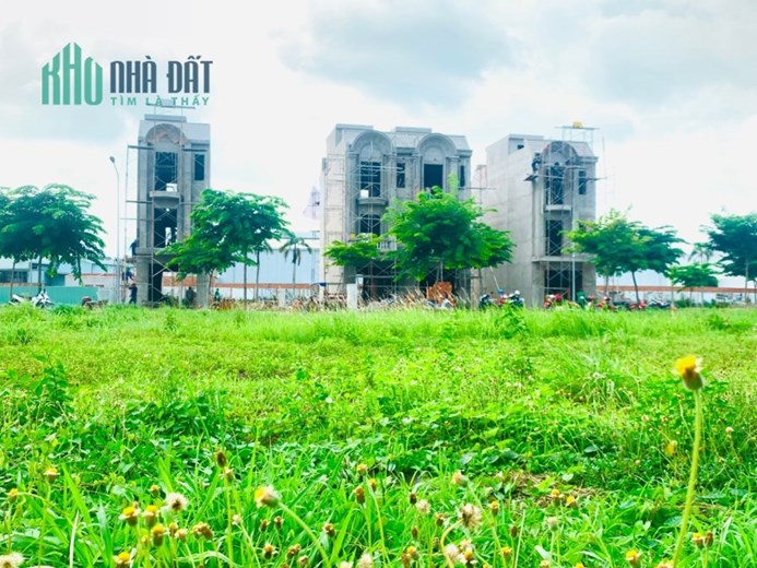 BÁN GẤP NHÀ NGAY NGÃ TƯ KHÁNH BÌNH -THÀNH PHỐ TÂN UYÊN- BÌNH DƯƠNG