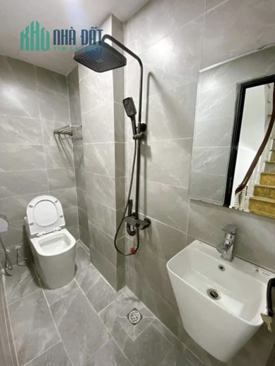 GIA ĐÌNH CHUYỂN SANG CẦU GIẤY NÊN CẦN BÁN NHÀ ĐANG Ở HẢI BỐI - ĐÔNG ANH. DIỆN TÍCH 67M2, LÔ GÓC, Ô