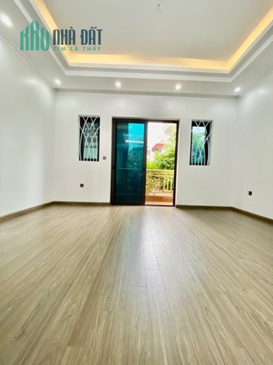 Siêu Phẩm Bồ Đề, 5 tầng mới koong, 2 thoáng, gần ô tô tránh, DT 55m2, MT 4.9m, nhỉnh 6 tỷ