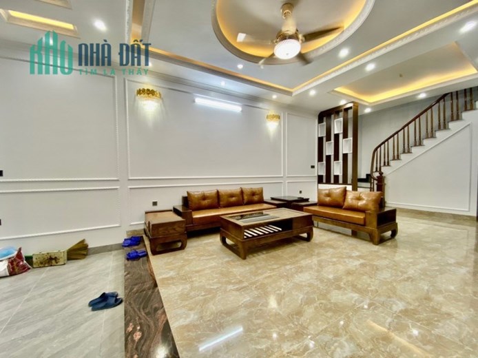 Siêu Phẩm Bồ Đề, 5 tầng mới koong, 2 thoáng, gần ô tô tránh, DT 55m2, MT 4.9m, nhỉnh 6 tỷ