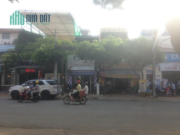 Bán nhà mặt tiền trục đường loại I của thành phố Long Xuyên – An Giang (đường Tôn Đức Thắng, phường